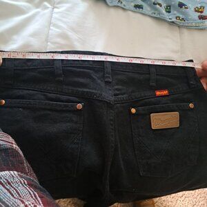 Women's wrangler slim fit cowboy cut jeans